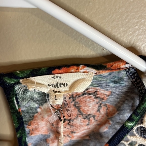 Entro floral blouse size large - Picture 2 of 7
